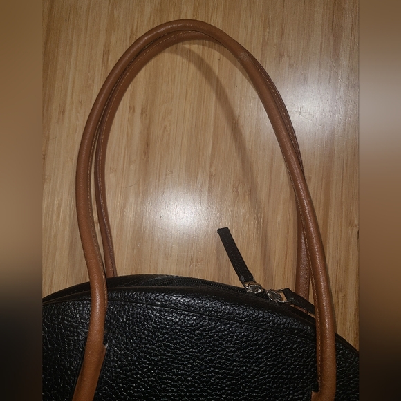 Cleo And Patek Italy Shoulder Bag - Picture 6 of 16